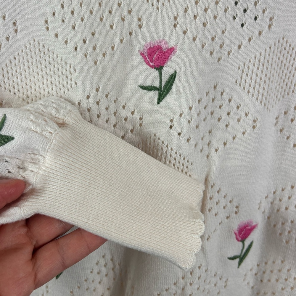 Loft Floral Draped Sleeve Sweater made of 100% cotton - Picture 5 of 8